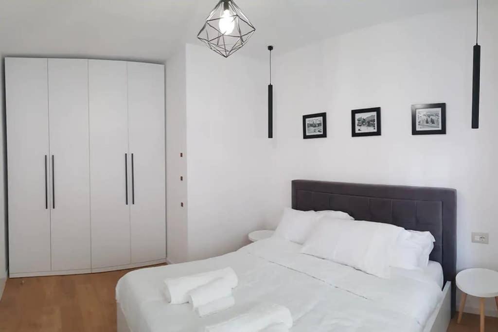 Lina -Tia Lovely New Bazaar Apartment Tiran Dış mekan fotoğraf